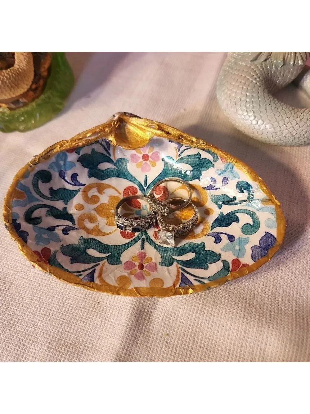 DECOUPAGE CLAM SHELL